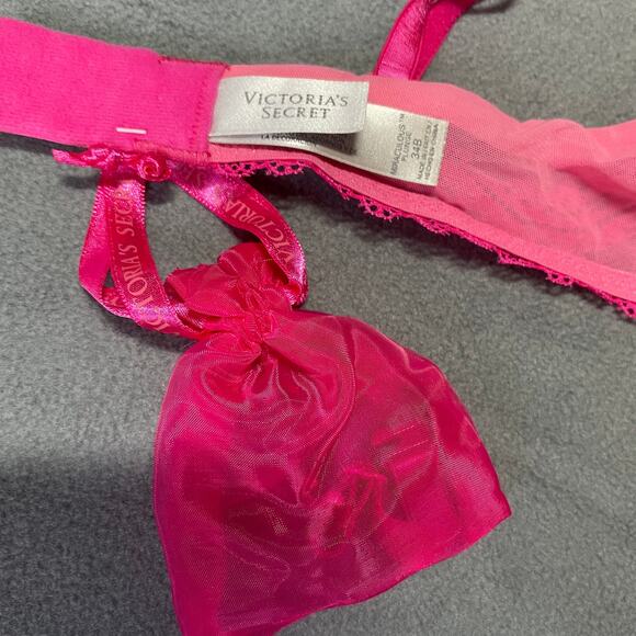 Victoria's Secret Bra 34B Pink Miraculous Plunge Padded 2 Cup Push Up Bombshell - Picture 11 of 12